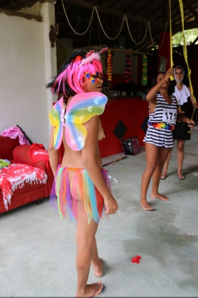 Tropical carnival photo gallery - Naturism and respect for nature
