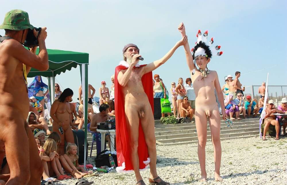 Native Headdress Dance pics - Naturism and Nudism as a Path to Inner Freedom and Harmony