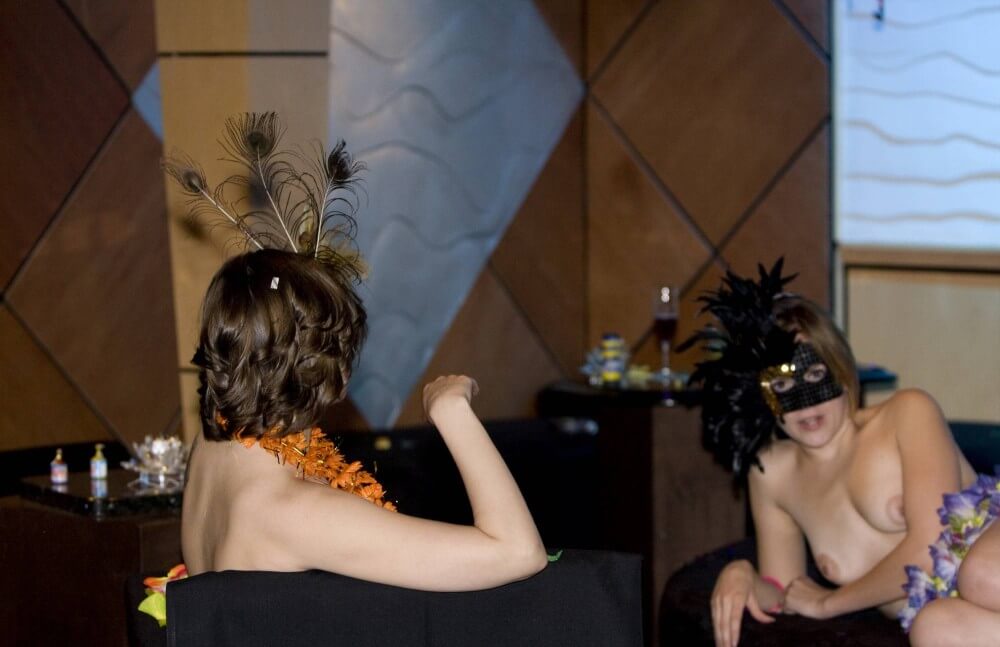 Masquerade Lounging photos - The naked body is an expression of freedom
