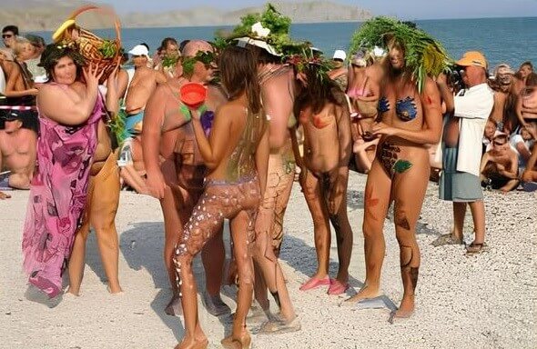 Premium Content # 34 - People who practice nudism also believe that everyone is equal, regardless of circumstances