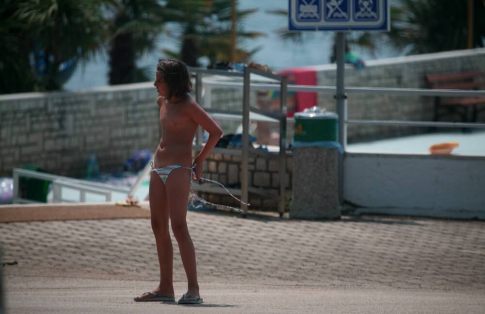 Naturist Pool Walkaround pics - The Theory and Practice of Naturism