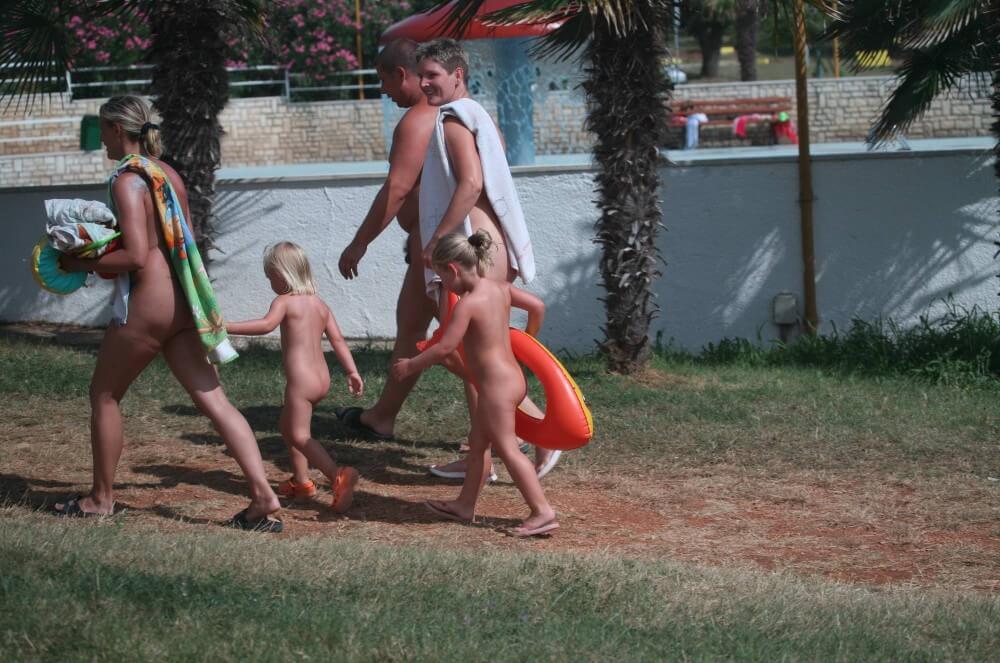 Naturist Family Movement pics - Share the philosophy of naturism