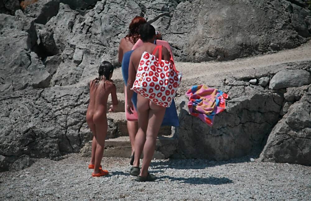 Calling To Go Home pics - Nudism knows no boundaries