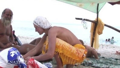 Enature - Back to the bare beach Full HD - Love for oneself and nature as the foundation of naturism
