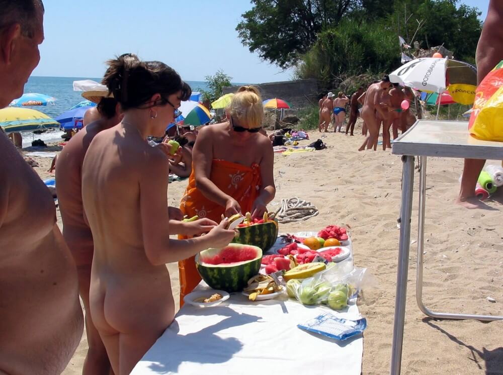 Bulgarian Nude Day Preps pics - Openness to the world and new ideas is a defining trait of naturists and nudists
