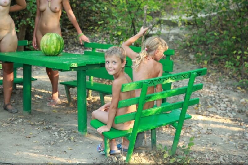 Naturists green picnic photos - Only nudism and nothing else