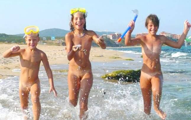 Naturism photo gallery # 27 - The cult of nudity has not been forgotten