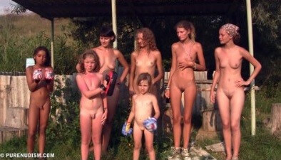 Coastral Paradise Full HD - A basic understanding of naturism is necessary