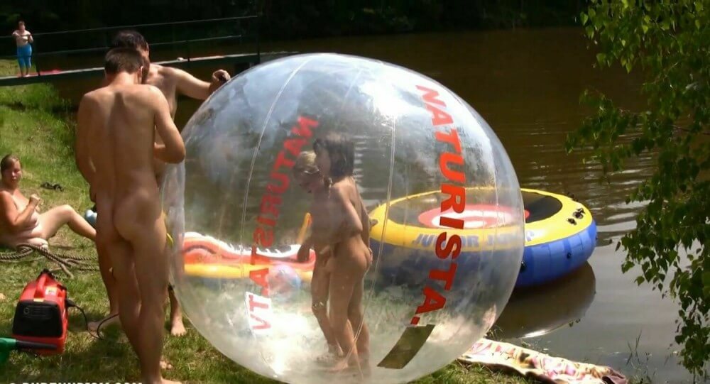 Daytime Family Picnic Full HD - Freedom of choice and honesty are key ideas in naturism and nudism