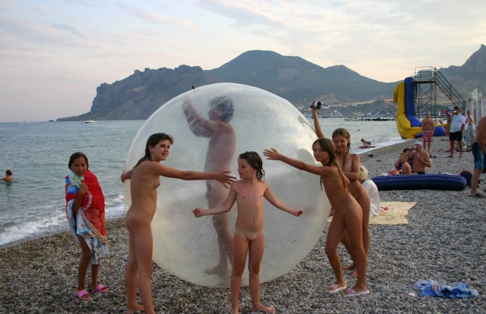 Pics Walk on the Beach Balloon - Nudism and naturism value harmony and balance