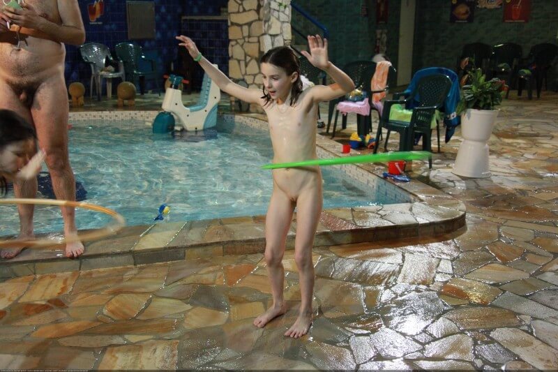 Naturist club games pool photos - People who practice nudism also believe that everyone is equal, regardless of circumstances