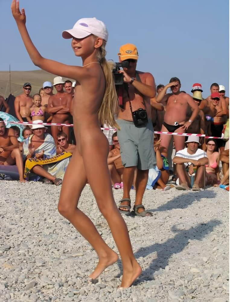 Holiday of the Neptune photos - Overcoming shame and awkwardness when taking off clothes